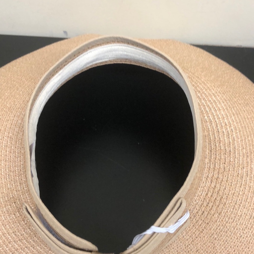 Straw beach hat
